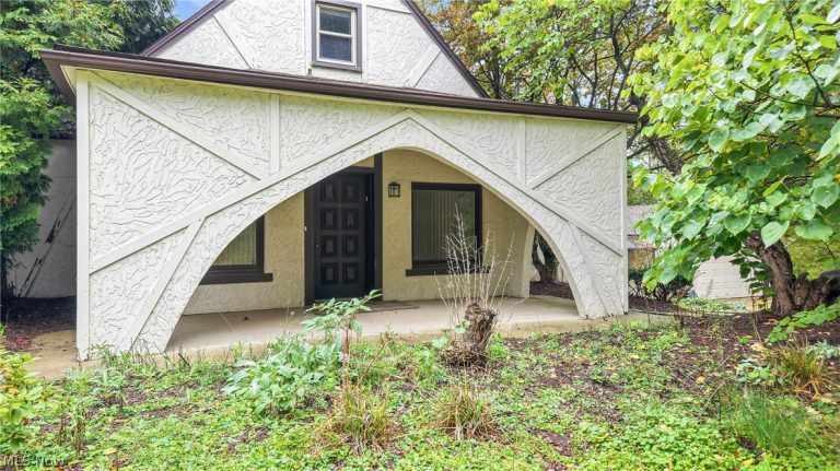 4874 Logan Way, Hubbard, OH, 44425