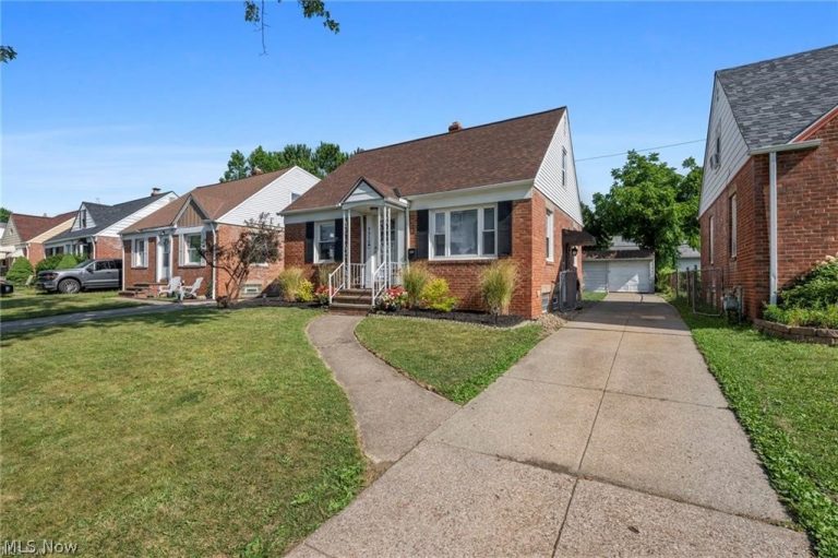 9310 Orchard Avenue, Brooklyn, OH - Photo 3