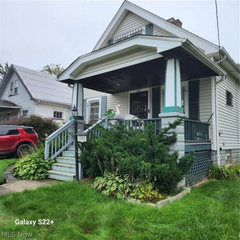 12010 Farringdon Avenue, Cleveland, OH - Photo 2