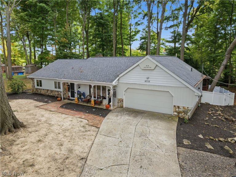 4710 Young Road, Stow, OH, 44224