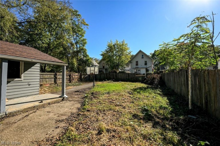 260 York Street, Akron, OH - Photo 6