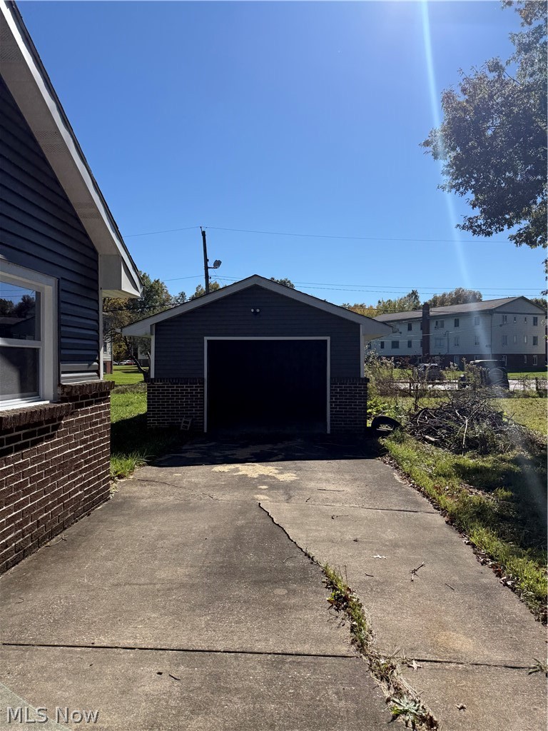 3203 Mcguffey Road, Youngstown, OH - Photo 3