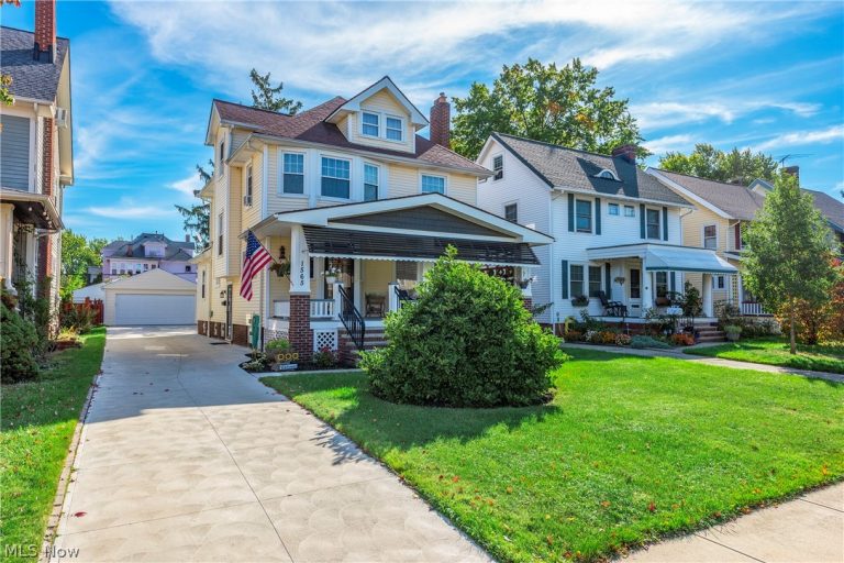 1565 Waterbury Road, Lakewood, OH - Photo 2