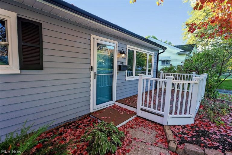 5573 Decker Road, North Olmsted, OH - Photo 2