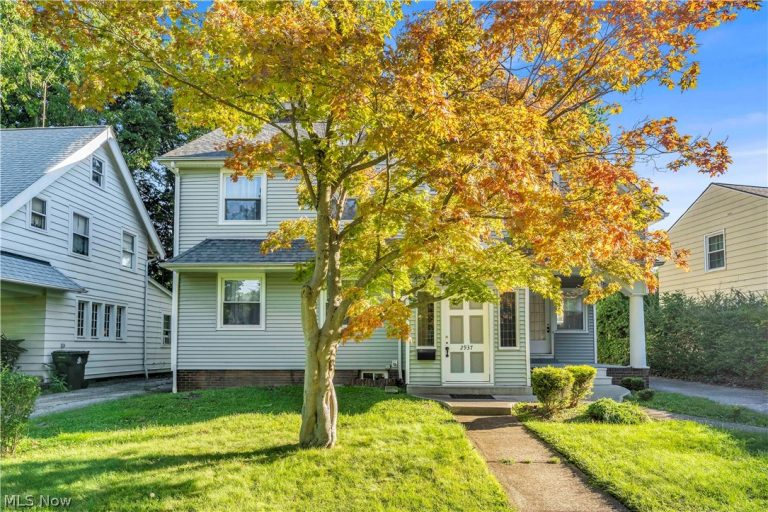 2937 Washington Boulevard, Cleveland Heights, OH - Photo 2