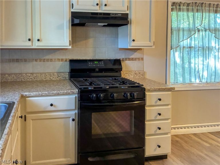 907 Fenton Street, Niles, OH - Photo 8