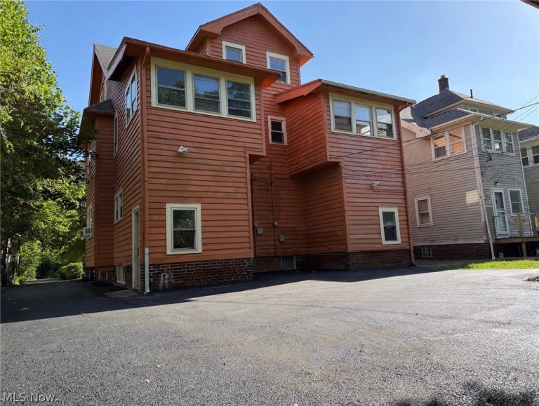 2580 Colchester Road, Cleveland Heights, OH - Photo 3