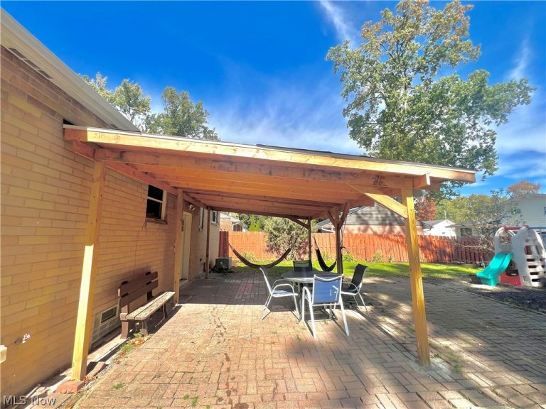 5987 Porter Road, North Olmsted, OH - Photo 4