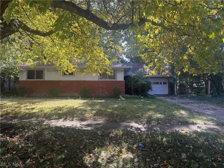 1120 Trentwood Drive, Akron, OH, 44313