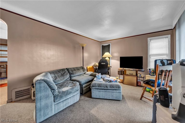 12324 Oak Park Boulevard, Garfield Heights, OH - Photo 6