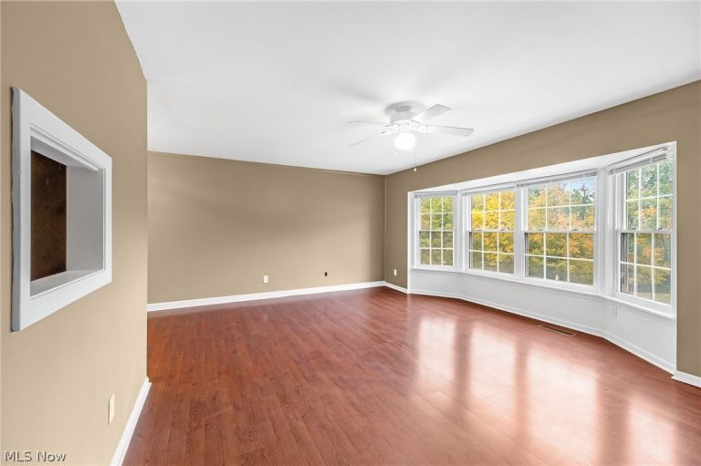6910 Carriage Hill Drive #204, Brecksville, OH - Photo 8