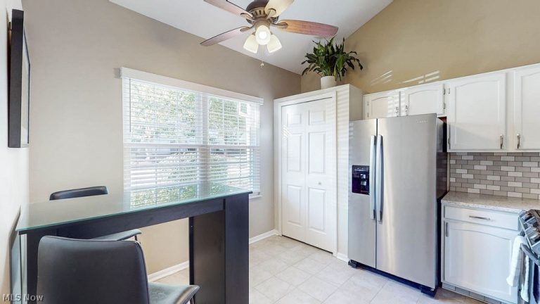 6885 Chaffee Court, Brecksville, OH - Photo 8