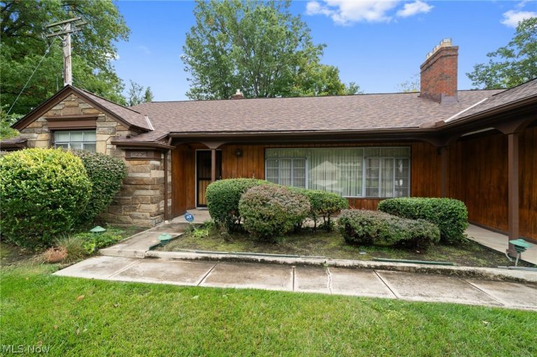 16236 Northvale Boulevard, East Cleveland, OH - Photo 3