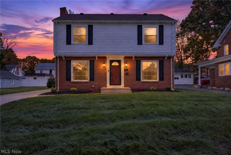 733 Roslyn Avenue, Akron, OH - Photo 2
