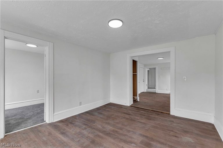 7408 Wentworth Avenue, Cleveland, OH - Photo 5
