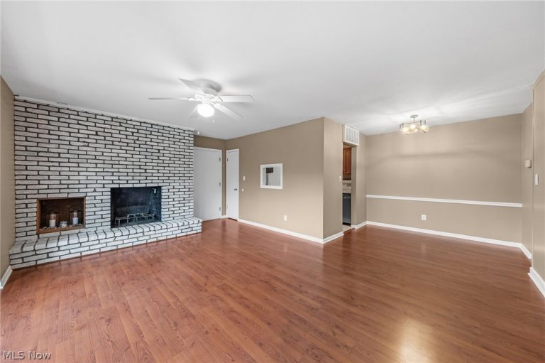 6910 Carriage Hill Drive #204, Brecksville, OH - Photo 2