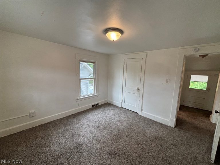 1713 Regal Avenue, Canton, OH - Photo 5