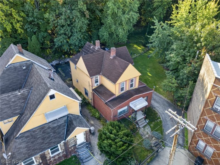 2117 Fairview Avenue, Cleveland, OH - Photo 2