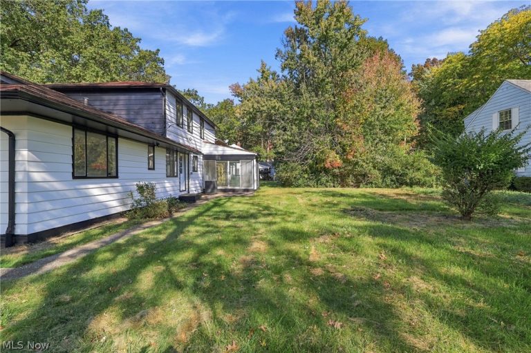 2131 Newbury Drive, Cleveland, OH - Photo 6