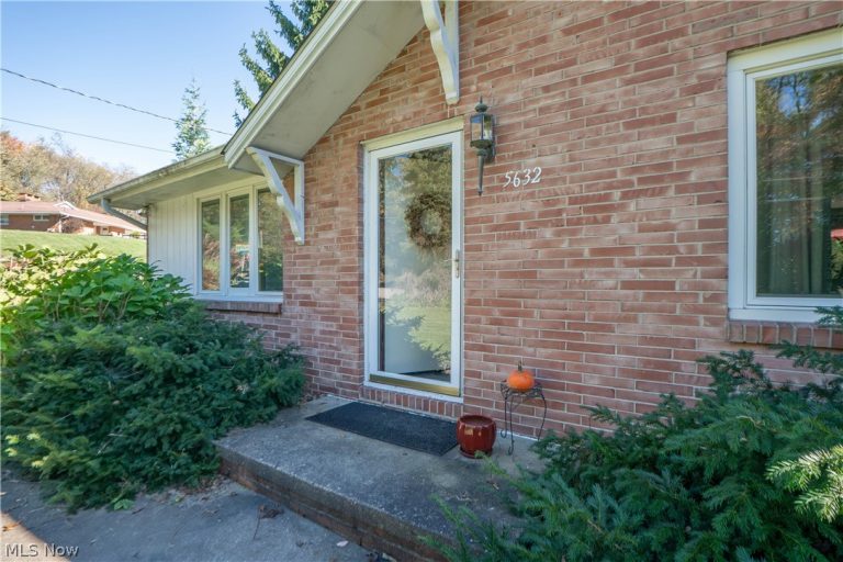 5632 Everhard Road, Canton, OH - Photo 2