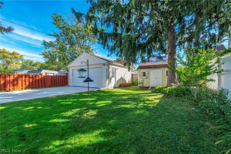1565 Waterbury Road, Lakewood, OH - Photo 6