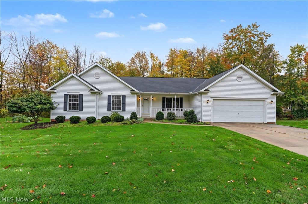 2650 Lacolline Drive, Stow, OH