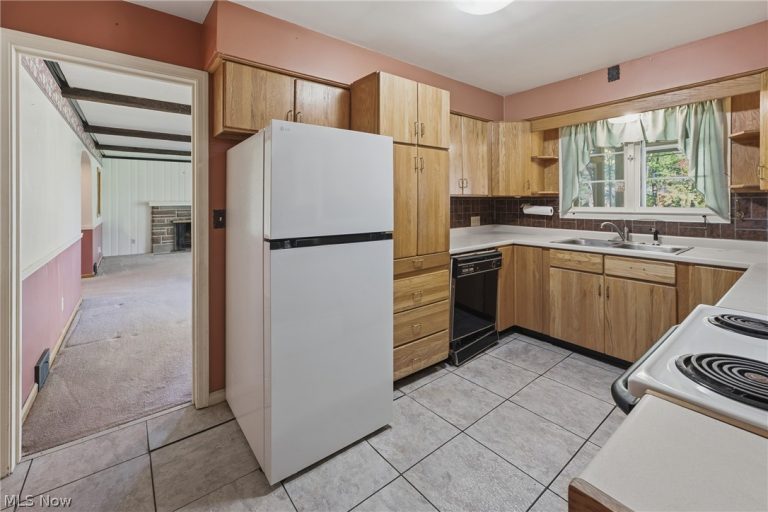 1315 Grove Street, Canton, OH - Photo 6