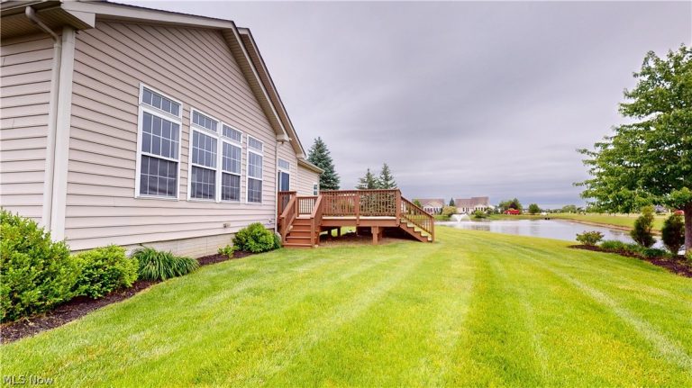 5786 Overlook Way, North Ridgeville, OH - Photo 2