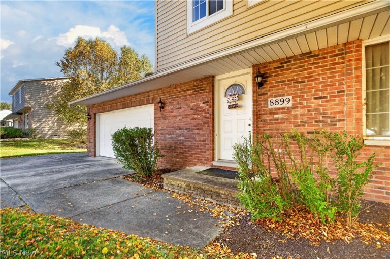 8899 Gateway Drive, North Royalton, OH - Photo 2