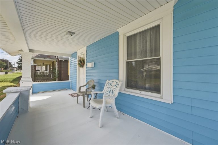 329 Girard Avenue, Canton, OH - Photo 2