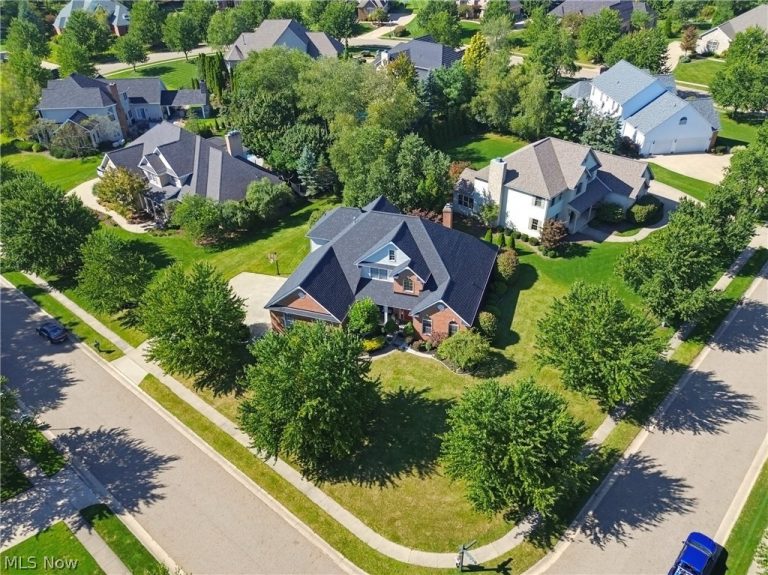 2918 Macduff Drive, North Canton, OH - Photo 3