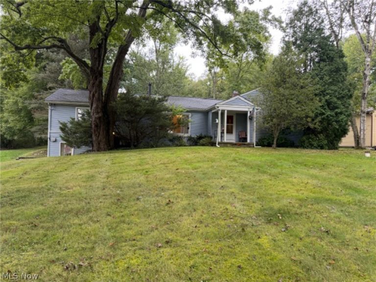 3452 Tee Drive, Akron, OH - Photo 2
