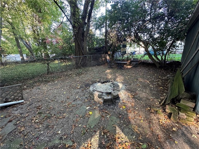947 Woodview Road, Cleveland Heights, OH - Photo 6