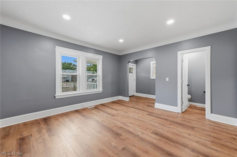 6003 Ellen Avenue, Cleveland, OH - Photo 8
