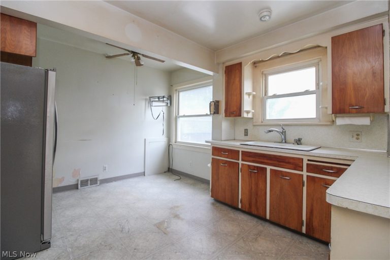 3910 Mahoning Avenue, Youngstown, OH - Photo 8