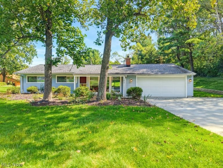 7817 Cambridge Drive, Brecksville, OH, 44141