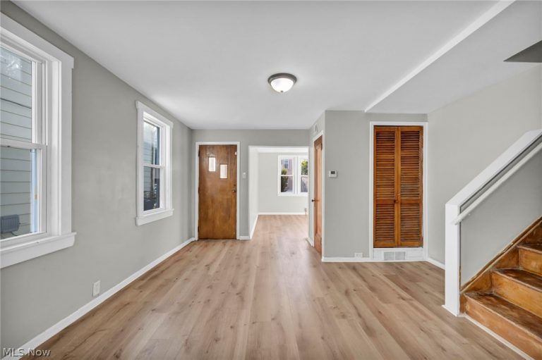 3271 50th Street, Cleveland, OH - Photo 6