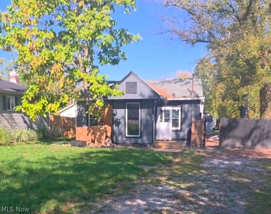 899 Flanders Avenue, Akron, OH