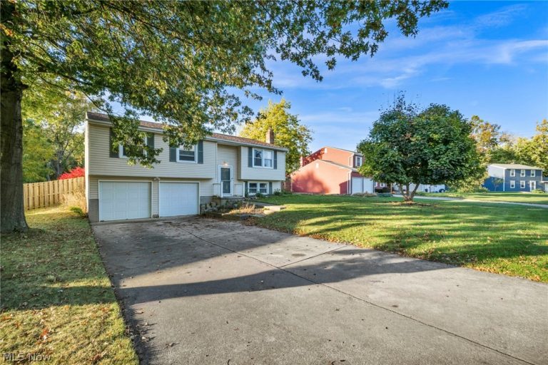 22266 Lorraine Drive, Strongsville, OH - Photo 4
