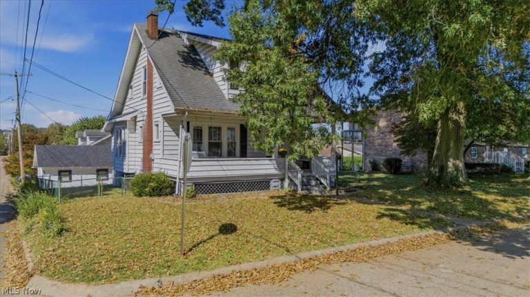 5801 4th Avenue, Vienna, WV - Photo 3