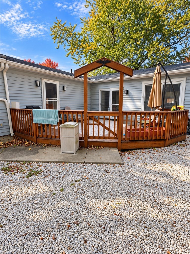 2048 Berger Avenue, Stow, OH - Photo 2