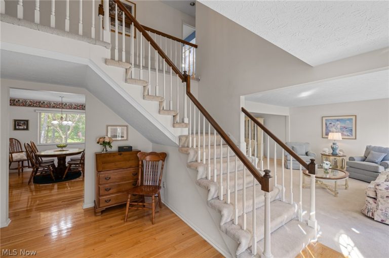 18204 Winchester Court, Strongsville, OH - Photo 5