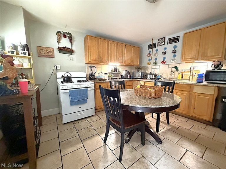 3707 Newark Avenue, Cleveland, OH - Photo 3