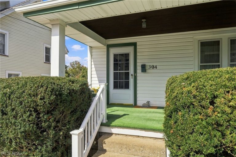 304 Commonwealth Avenue, Massillon, OH - Photo 6