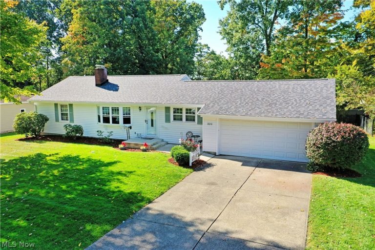 320 Montridge Drive, Canfield, OH - Photo 4