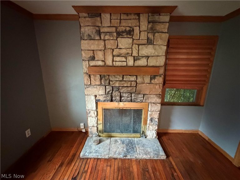 23481 Clifford Drive, North Olmsted, OH - Photo 8