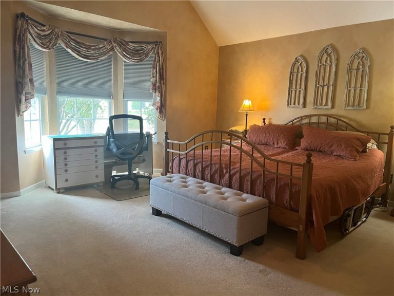 805 Gallo Drive, Brunswick, OH - Photo 6