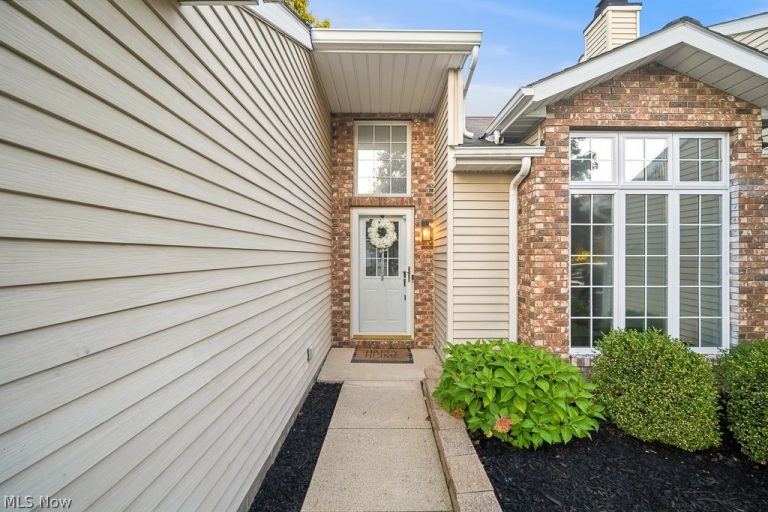 10663 Stapleton Drive, Strongsville, OH - Photo 2