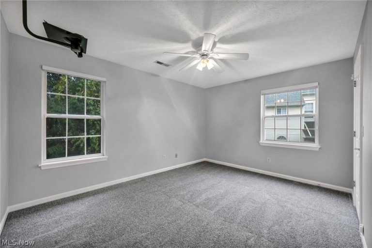 264 Vista Circle, North Olmsted, OH - Photo 3