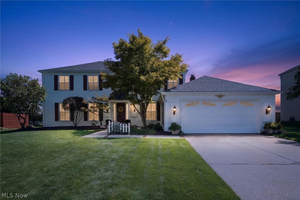 17167 Misty Lake Drive, Strongsville, OH
